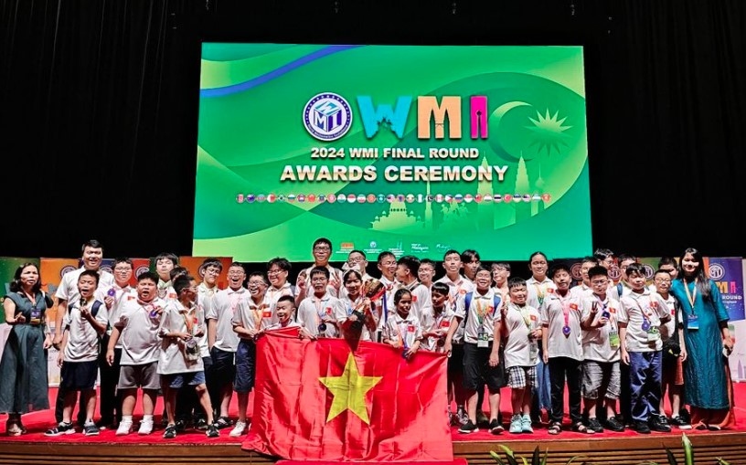 All Vietnamese students win prizes at mathematics contest in Malaysia