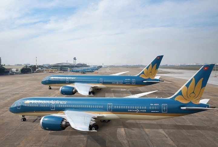 Vietnam Airlines grounds 12 planes for maintenance