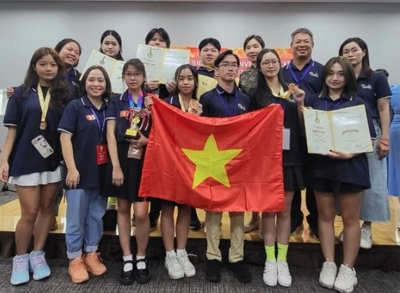 Hanoi students win high prizes at Japan expo