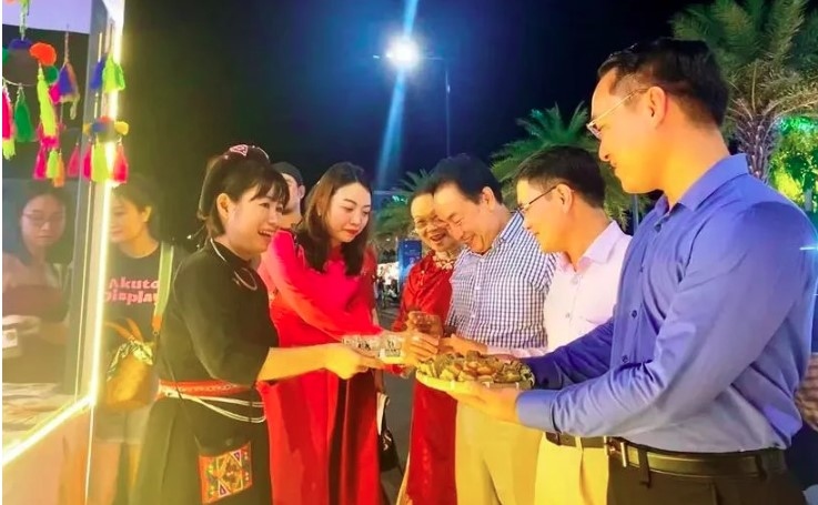 International culinary, music festival opens in Quang Binh
