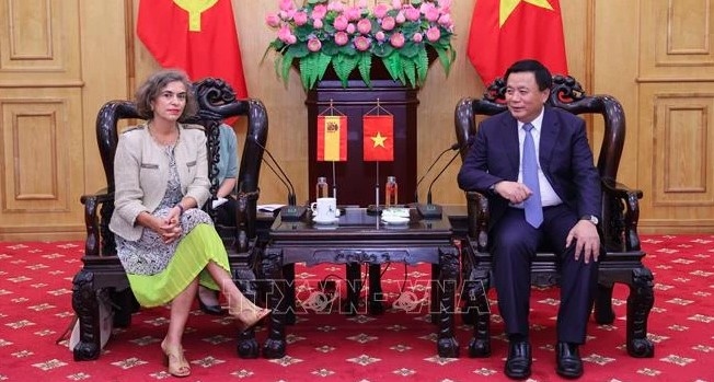 Vietnam, Spain seek to enhance cooperation in cadre training