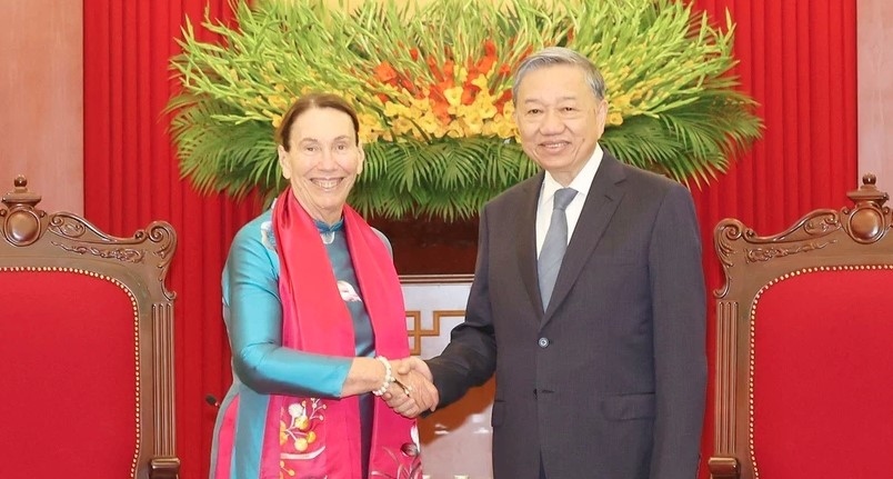 Top leader of Vietnam welcomes President of Australian Senate