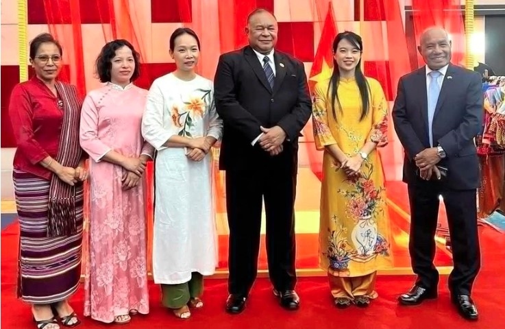 Vietnamese traditional dress wows spectators in Brunei