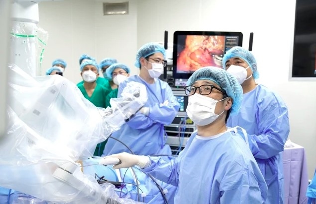 Robotic surgery revolutionises Vietnam’s healthcare system