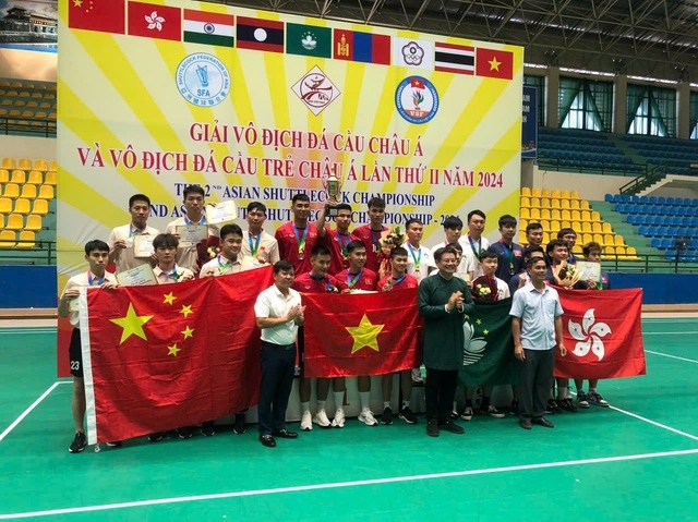 Vietnam ranks in first place at 2024 Asian shuttlecock championships in Hue