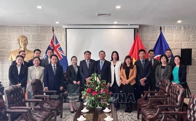 Vietnam, Laos uphold mutual support, solidarity