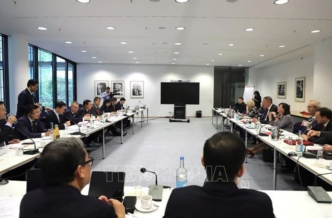 Vietnamese, German parties hold 9th dialogue in Berlin