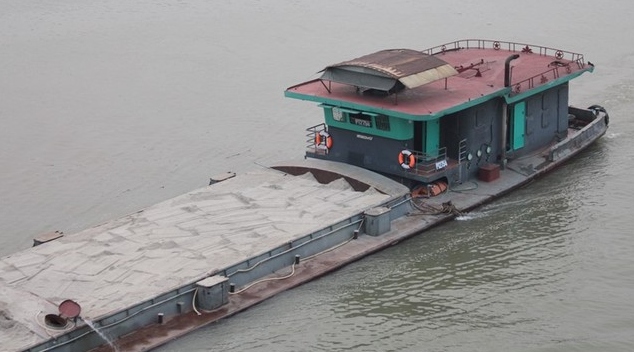 Boats banned from several rivers in Hanoi