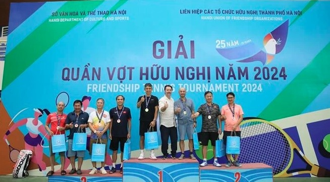 Hanoi friendship sports tournament helps promote international solidarity