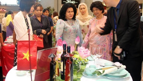 Vietnam attends int’l table setting exhibition in Malaysia