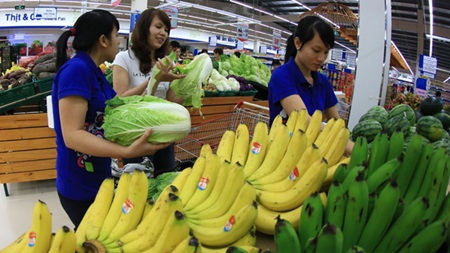 Supermarket sales surge as Tet nears