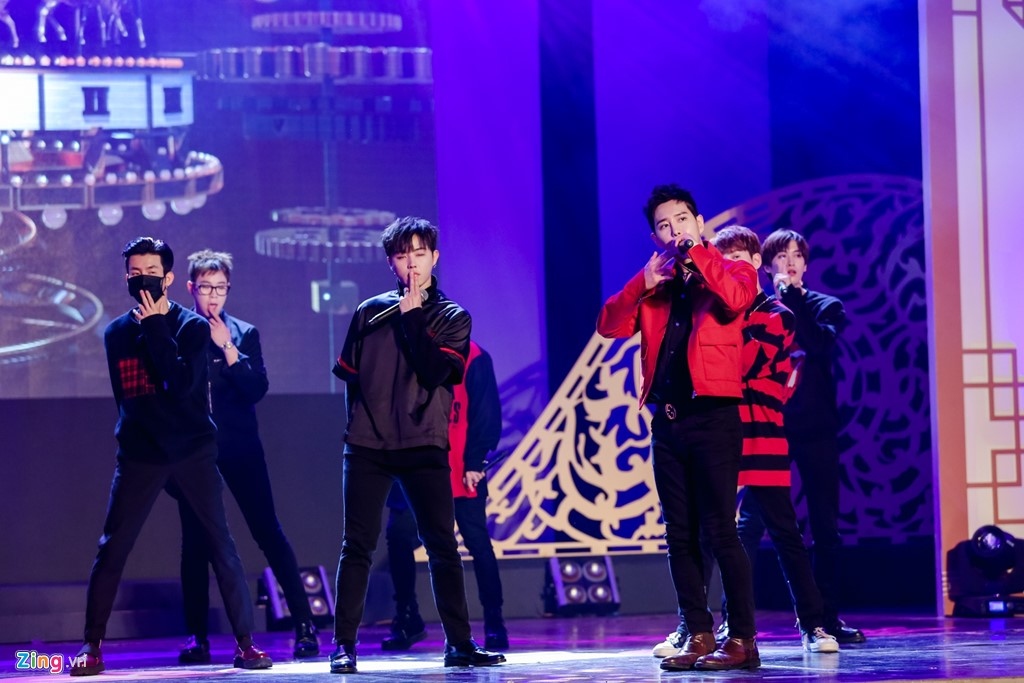 Korean music band takes HCM City stage
