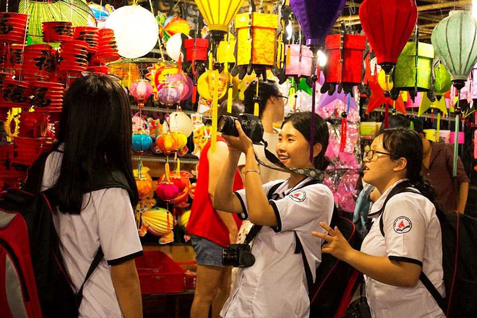 Lantern Street comes to life in HCM City for Mid-Autumn Festival