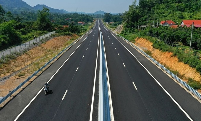 North-South Expressway bids open only to Vietnamese investors