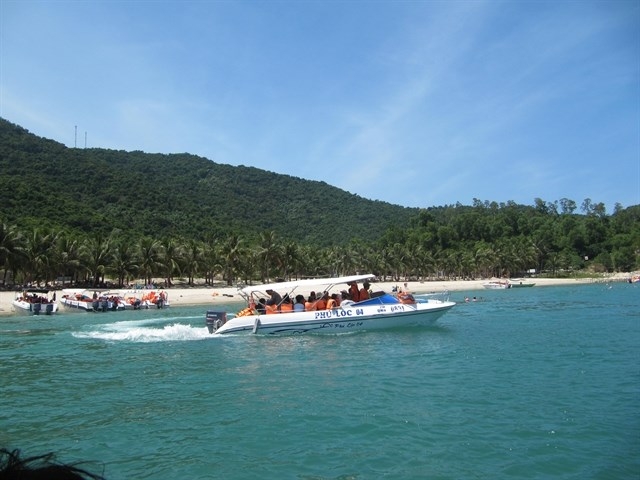 Cham Islands officials resist plan to send tourist boats from Da Nang