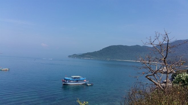 Tourism boom threatens Cham Island ecosystem