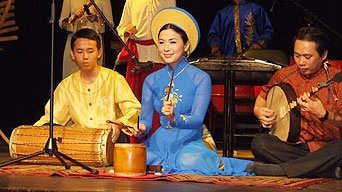 Vietnamese, Korean artists stage folk singing