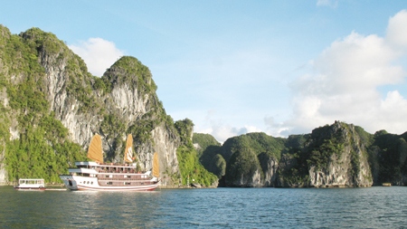 US-backed alliance launched to protect Ha Long Bay