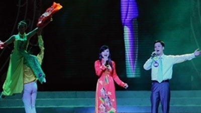 Art performances kick off Tet in Hanoi