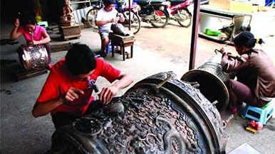 Hanoi seeks to revive craft villages