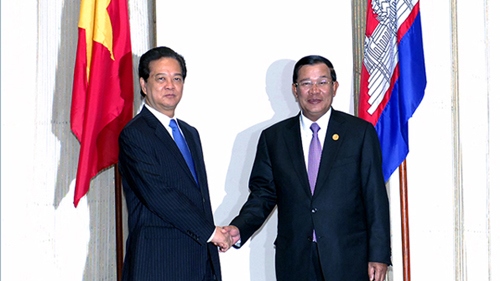 Cambodia, Vietnam push for US$5 billion trade in 2015