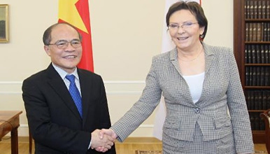 NA Chairman pushes for stronger Vietnam-Poland ties