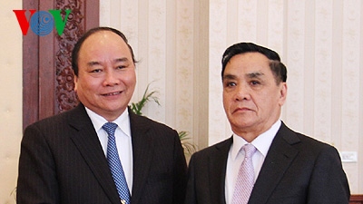 Deputy PM Nguyen Xuan Phuc visits Laos