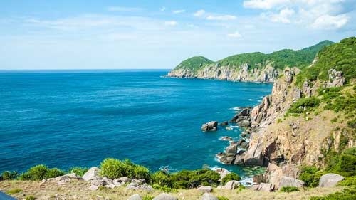 Discovering the wild beauty from Mui Dien lighthouse