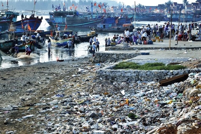 Marine plastic pollution requires international cooperation