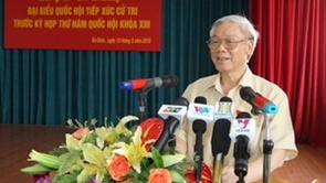 Party leader meets Ba Dinh voters