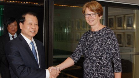 Deputy PM Vu Van Ninh visits Sweden
