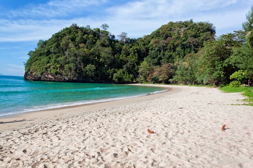 Koh Tarutao Islands become plastic-free