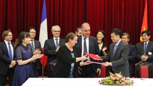 France helps Vietnam develop PPP projects