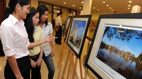 Exhibition highlights Spanish friendship