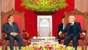 Party leader receives Lao delegation