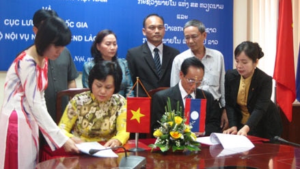Vietnam assists Laos’ archive sector