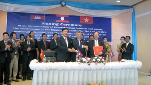 Vietnam, Cambodia, Laos increase transport cooperation