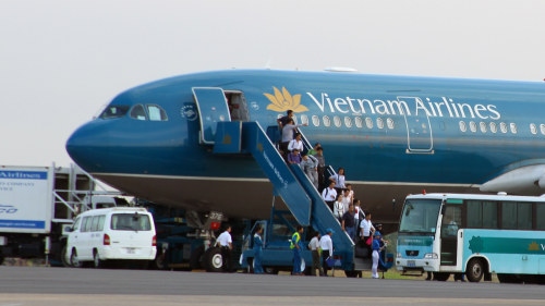 Vietnam Airlines' pilots demand pay rise