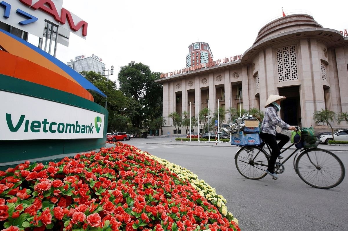 Vietcombank’s profit skyrockets, Vietinbank’s falls