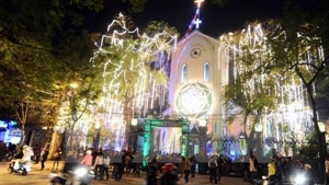 Christmas wishes come to southern Protestants, Catholics