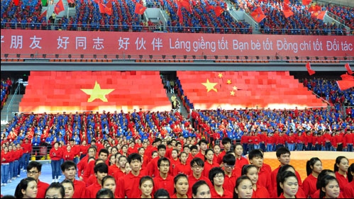 China-Vietnam Youth Gala enlivens youngsters