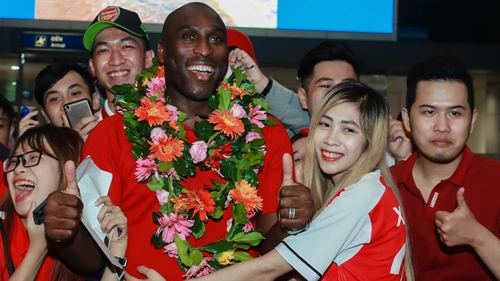 Arsenal ambassador Sol Campbell warmly welcomed in Vietnam