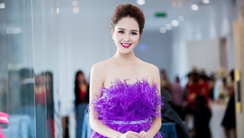 Hoang Anh graceful at Hanoi event