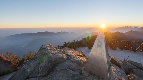 Fansipan Peak in Lao Cai - ideal place to take photos