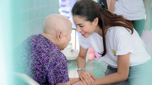 Pham Huong serves leprosy patients with a smile