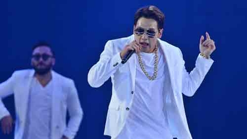 Rain performs at Miss Vietnam 2016 pageant