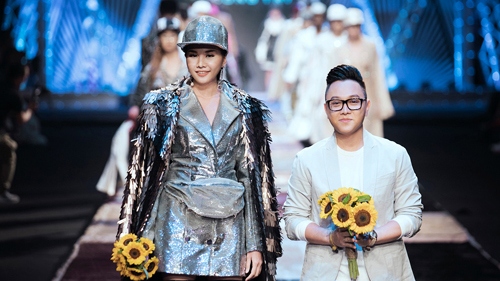 Designer Cong Tri opens Vietnam Int’l Fashion Week 2017