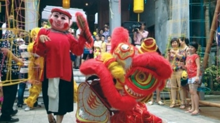 Mid-Autumn Festival begins