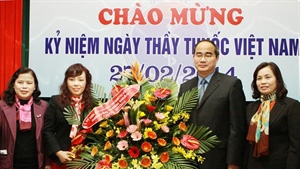 Activities mark 59th anniversary of Vietnamese Physicians’ Day