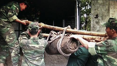 Wartime bomb unearthed in northern Vietnam